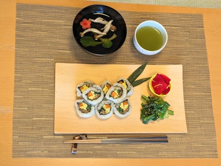 Sushi Roll and vegetable dishes in season - Gluten free, vegan and any request of your needs