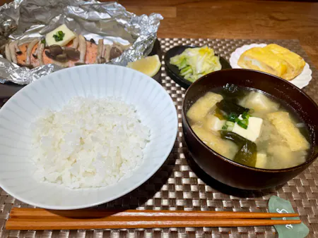 Let's enjoy eating and cooking delicious Japanese Teishoku(set meal): Roasted salmon in foil set meal