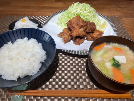 Let\'s enjoy eating and cooking delicious Japanese Teishoku(set meal): Japanese fried chicken set meal