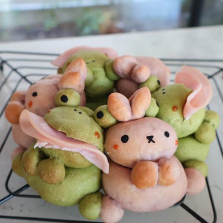 Frog and Rabbit pull-apart bread