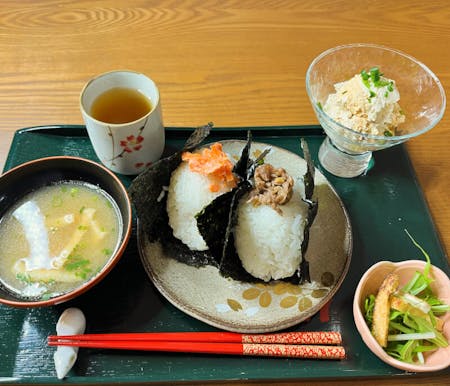 Onigiri, Teriyaki Chicken meat ball, Tamagoyaki, miso soup, Japanese sweets and Macha (Japanese tea ceremony)!