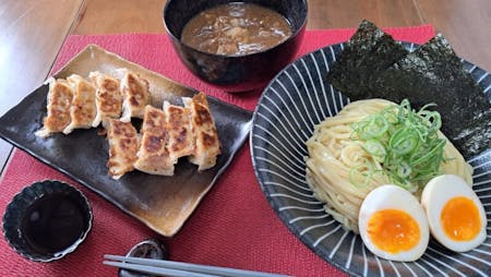 [Excellent!] Restaurant-quality rich seafood and pork bone tsukemen noodles(Ramen) and pan-fried dumplings made from scratch(Gyoza)\r\n