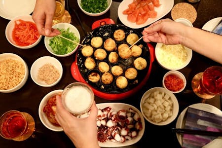 Have a takoyaki party with your family and friends! Takoyaki Cooking Class at Kyoto