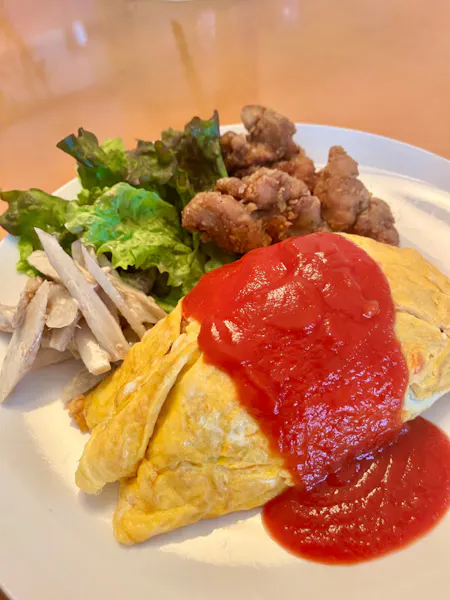 Cook Japanese Comfort Food in Kyoto and Have a Picnic! Omurice and Karaage Plate with Amazake