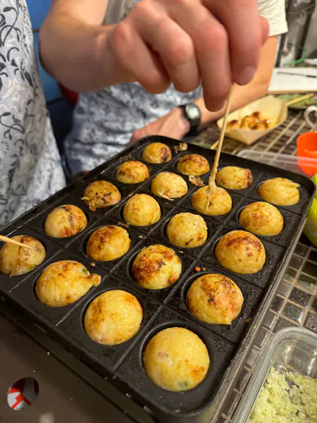 A class to make the Kansai street food "Takoyaki" and our soul food "Onigiri" with Chef