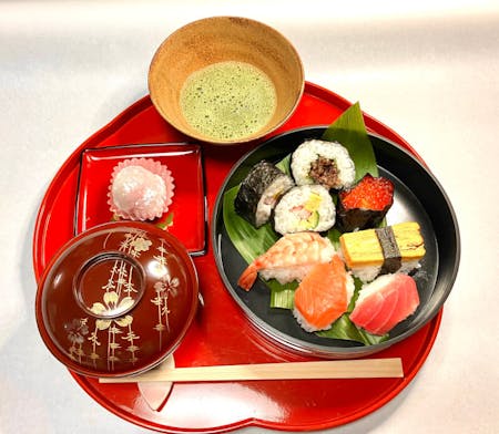 Cooking class experience at Japanese Kominka(old Japanese house)
3types of sushi, Miso soup, Japanese sweets and Matcha