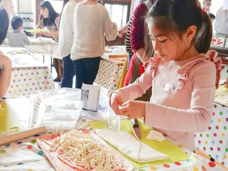 Cooking lessons for kids and parents with local kids in kyoto -Rice Flour Udon-