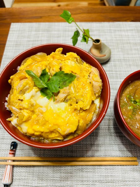 Let's make delicious Oyakodon and Miso soup !