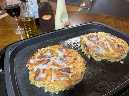 Let’s cook Okonomiyaki in an old renovated Kimono factory!