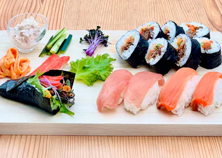 Nigiri, Maki & Temaki Sushi