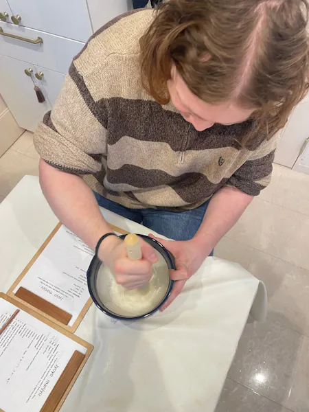 Naoko / URARAKASHI Wagashi Workshop. Learn about Japanese life. Make and eat Japanese sweets.