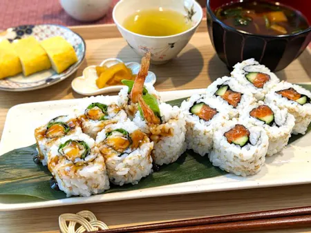 Nagoya: Snap & Roll! Picture-perfect Rolled Sushi Class