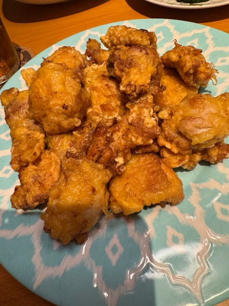 Everyone loves Japanese-style fried chicken, rice balls, and miso soup　with chef