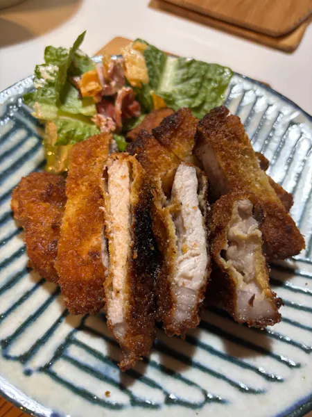Let's walk an old-fashioned shopping street "Sho-ten-gai" and make "Tonkatsu" together !