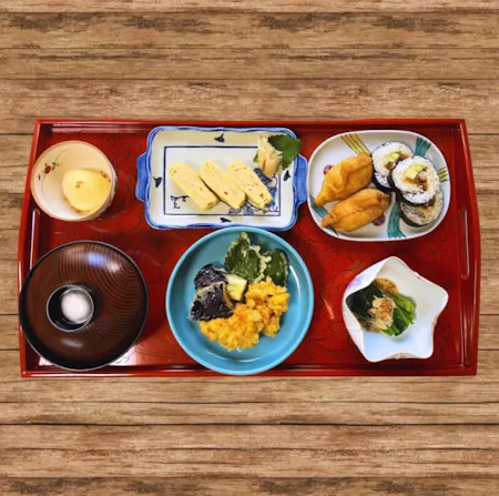 AM9:30〜Kyoto near Fushimiinari: Vegetarian Sushi Cooking Class＆Explorer Grocery Store
