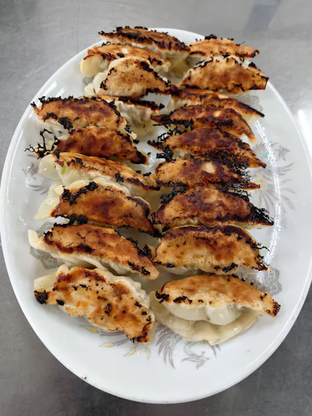 Let's enjoy gyoza and traditional Japanese games together