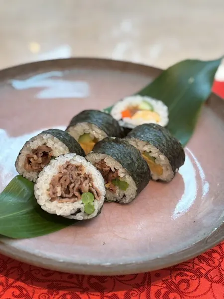 Home visit with Japanese home cooking experience in Kyoto 〜Rolled Sushi Course〜