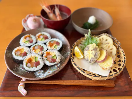 Learn to Make Japanese Seafood Rolls & Tempura, plus Enjoy a Matcha Experience in Sapporo