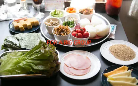 [For a big group]bento and character Sandwiches