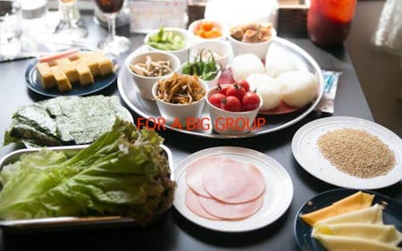 [For a big group]bento and character Sandwiches