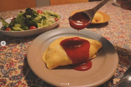 Egg Omelette Rice and Crespy Fried Shrimp @Shin Osaka area.\r\n(OMU-RICE and EBI-FRY) \r\n