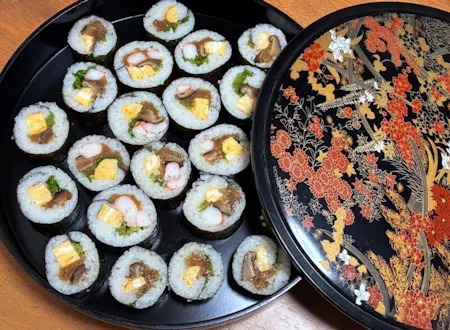 Sushi Roll & Matcha Experience in a Traditional Nara Home