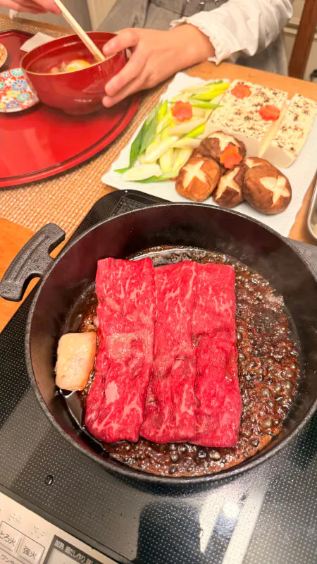 Let's make sukiyaki together and eat wagyu beef