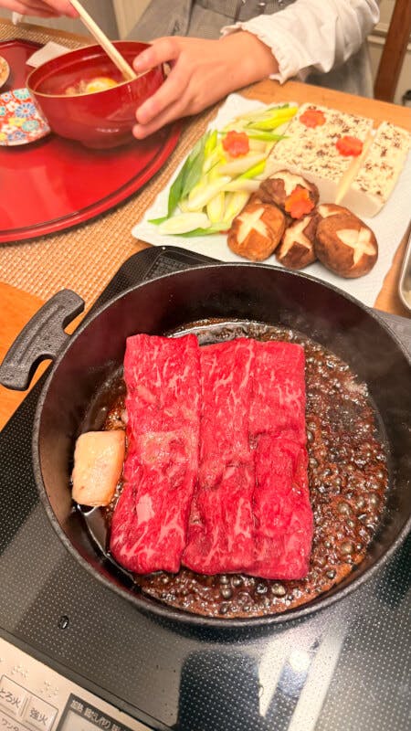 Let\'s make sukiyaki together and eat wagyu beef