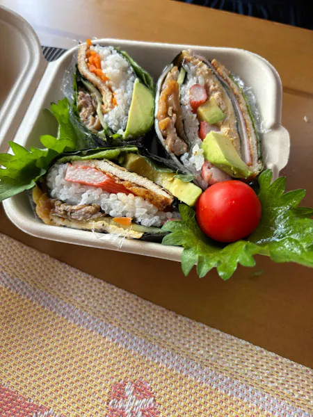 Onigirazu: A healthy and easy way to make the traditional Japanese food of onigiri. Suitable for vegetarians and vegans. And, a simple way to make the traditional Japanese sweet daifuku using seasonal fruits.
