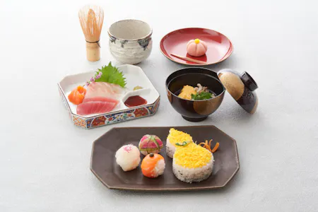 Japanese Homemade Sushi Experience in Tokyo