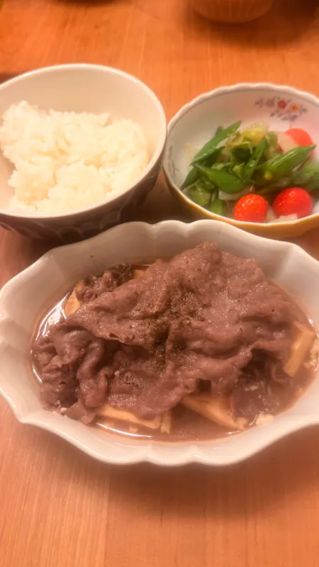 A home-style cooking experience that captures the essence of the seasons. We also make Japanese sweets and matcha tea.