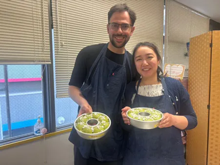 Join us at our bread-making class in Edogawa Ward, Tokyo, and make delicious matcha red bean bread with a staff member who has 20 years of experience as a bread instructor.
