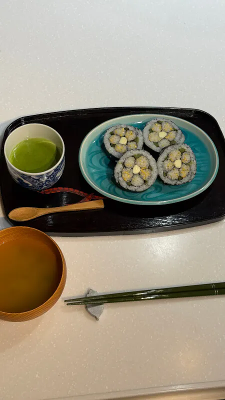 Experience making decorative rolled sushi at the former Yoda Residence, a tangible cultural property built during the Edo period. Why not take a trip back in time to the countryside?
