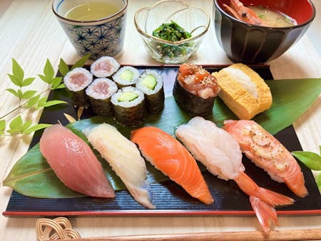 Nagoya: Hands-On Sushi Making in a Local Home