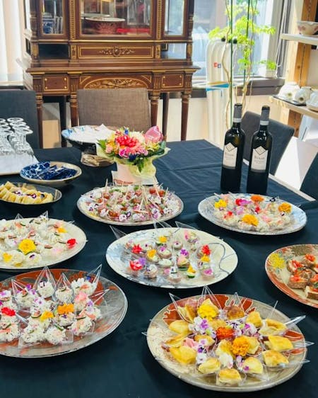 Calligraphy & Seasonal Japanese Finger Food Experience in Kyoto