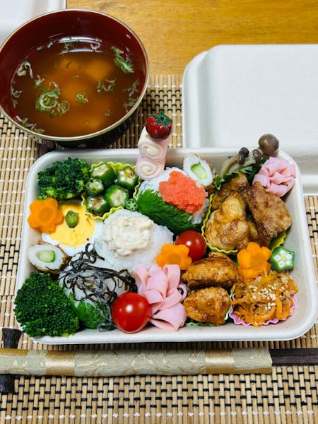 【Japanese Bento Cooking Experience】MAKE YOUR OWN
JAPANESE BENTO