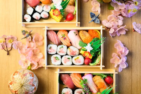 Tsukiji Market Sushi Making Class: Make Your Own Beautiful Sushi Bento