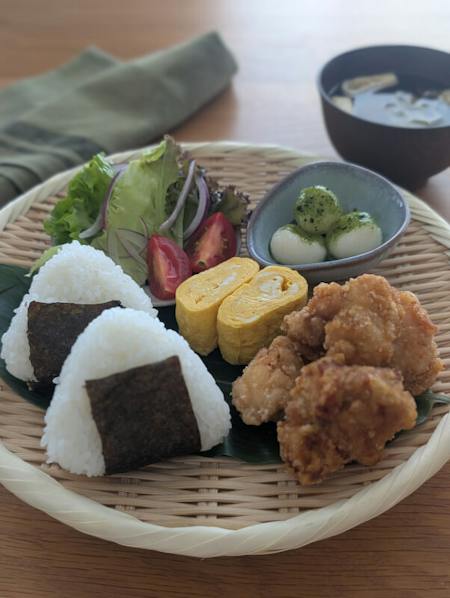Make Your Own Japanese Home Meal! Onigiri & Japanese fried chicken Bamboo Basket Class in Tokyo