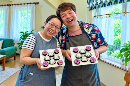 Shima-enaga Bird & Flower Sushi Roll Making with Matcha in Hokkaido