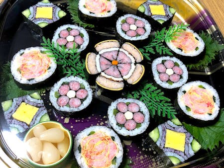 Let's make tasty Decorated Sushi Rolls!