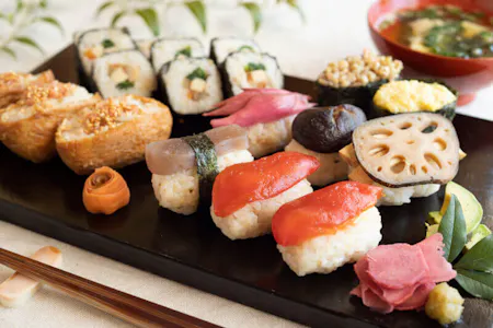 Veg SUSHI / Local and Organic on the way to Takayama