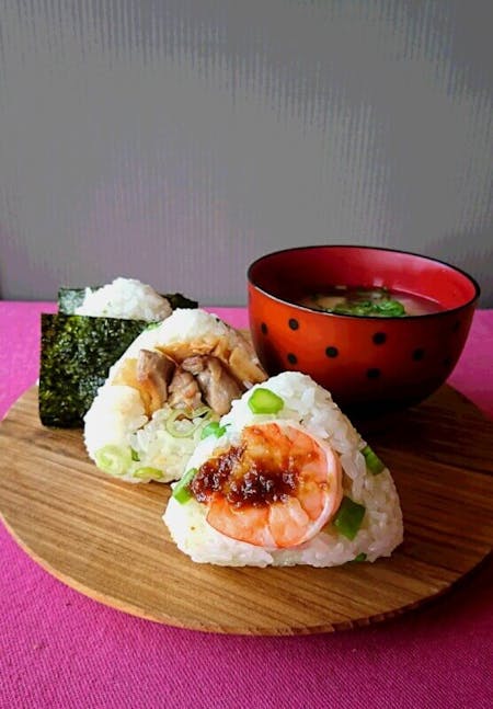 Omusubi（rice ball)、Miso soup,Local Green Tea