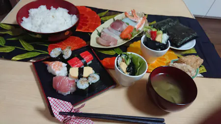Sushi Festival! [Only one group per day] ★★interviewed and appeared on NHK TV★★ Calligraphy is Optional : 2500yen ★★About 40minutes★★