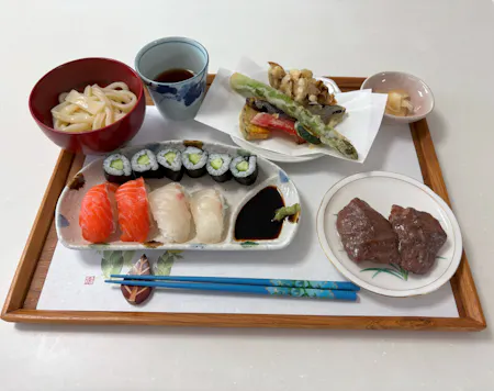 Handmade Udon ,Sushi（Wagyu Aburi Sushi/Nigiri Sushi/Maki Sushi),Tempura and Tea Ceremony(Matcha) in 3 hours