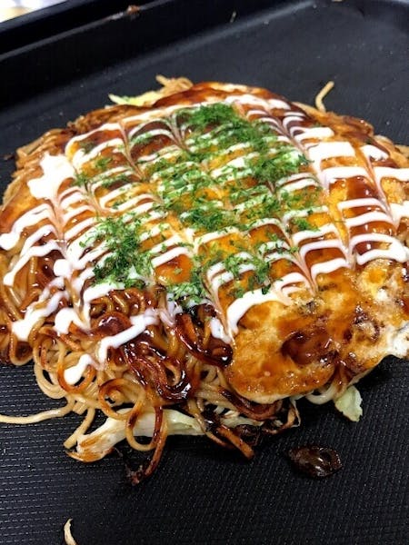  Make  okonomiyaki 
