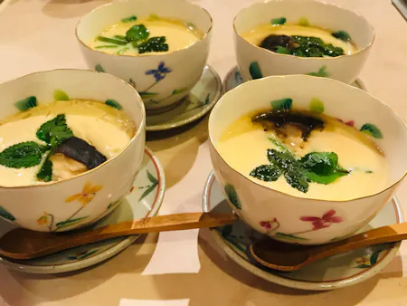 Kyoto-style fluffy chawanmushi （egg pudding） Set meal of steamed egg custard and deep-fried tofu. 「Solo Friendly」