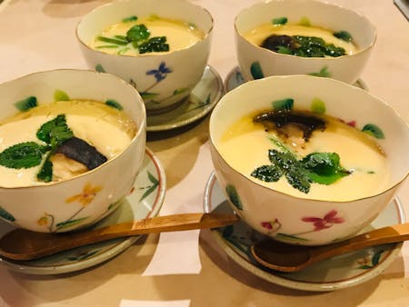 Kyoto-style fluffy chawanmushi\r\n（egg pudding）\r\nSet meal of steamed egg custard and deep-fried tofu.