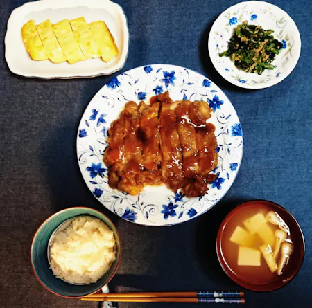 Teriyaki chicken and rolled egg omelet
