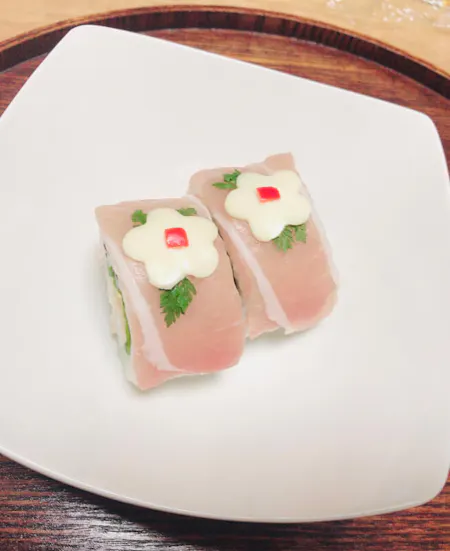 Let's make a cute roll.