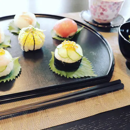 The O M O T E N A S H I cooking between Nara and Kyoto.Temari sushi is girls festival dish!